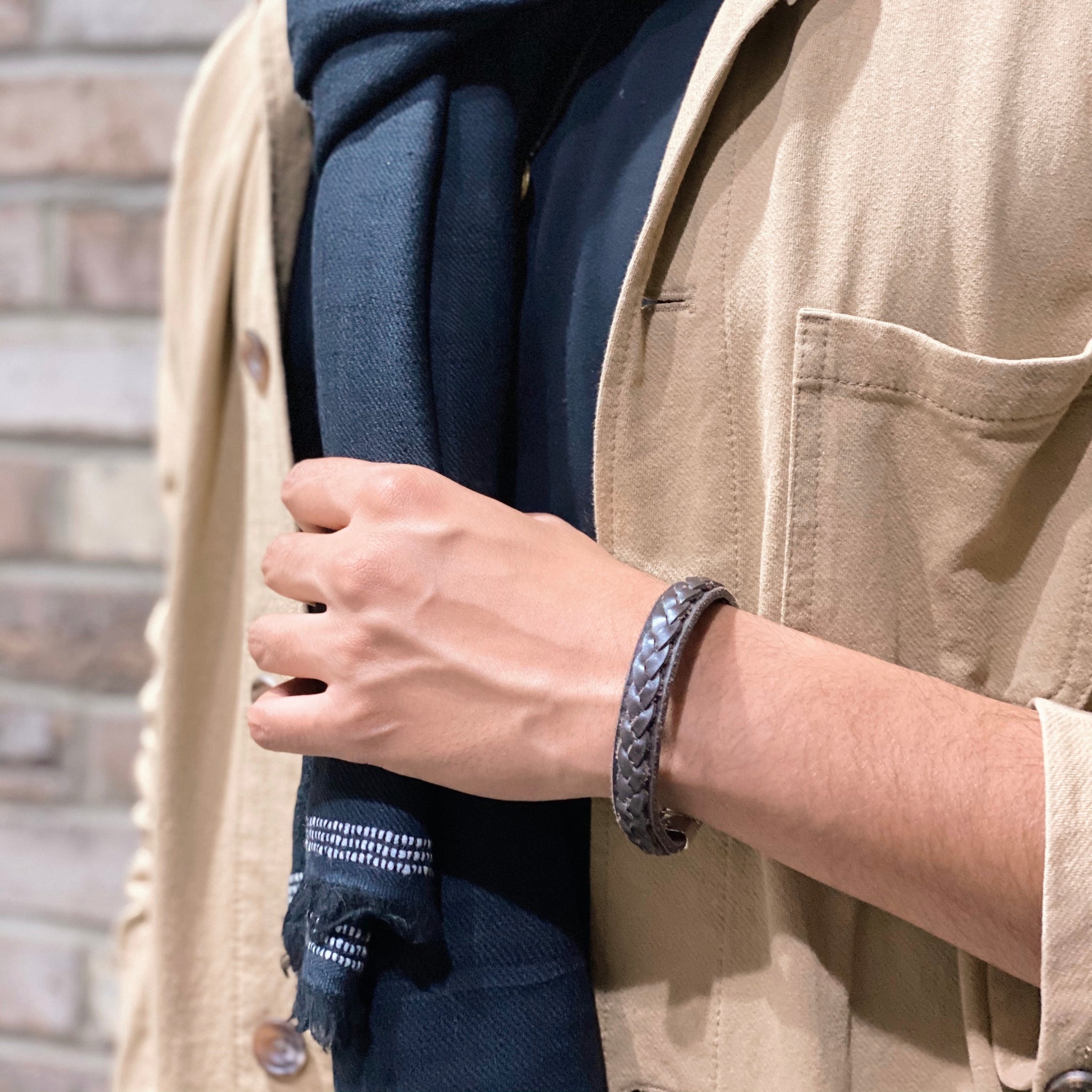 Single Braided Bracelet & Vegan Card Holder